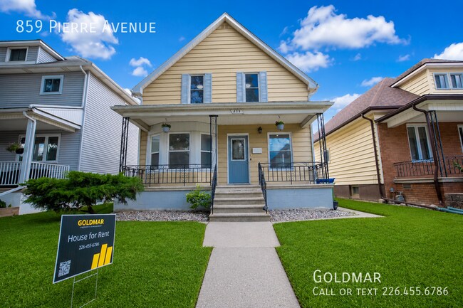 Photo du bâtiment - Desirable Walkerville 4 bedroom 3 bathroom home with basement