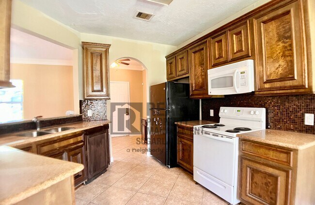 Foto del edificio - 5012 Higgins St