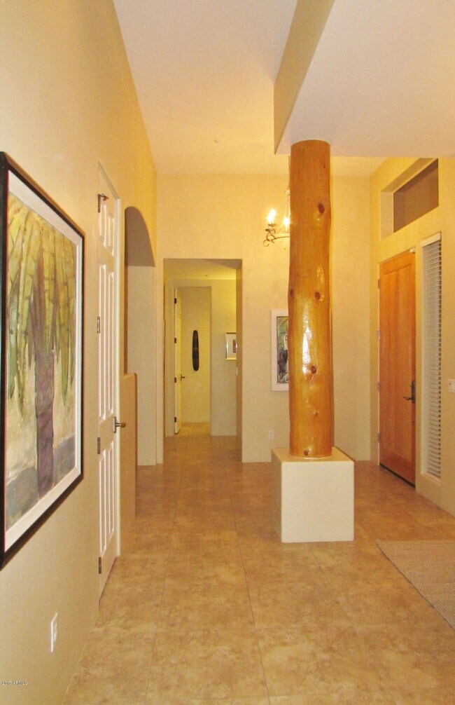 Building Photo - 11290 E Whitethorn Dr