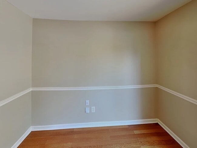 Photo - 7770 Llangollen Way House