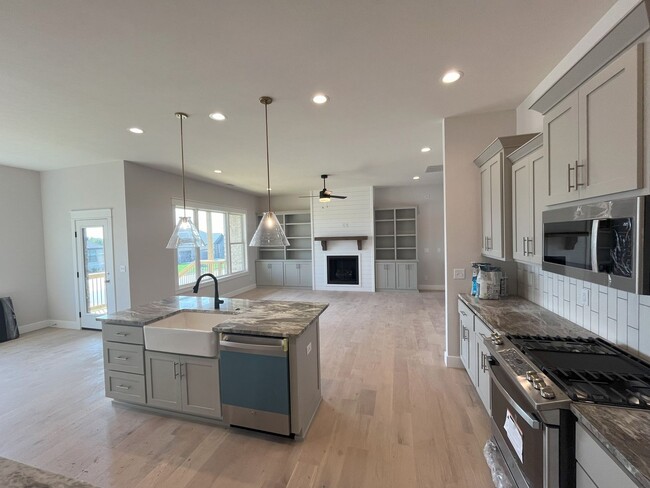 Building Photo - Brand New 4-bedroom, 2-bath home in the ex...