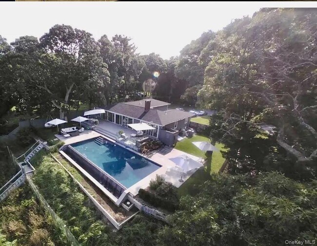 Building Photo - 16 N Shore Rd