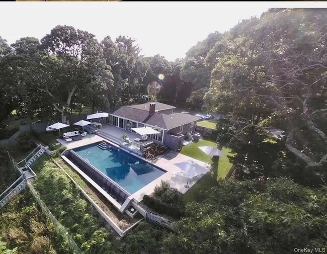 Foto del edificio - 16 N Shore Rd