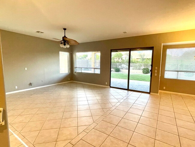 Building Photo - 1608 W Amberwood Dr