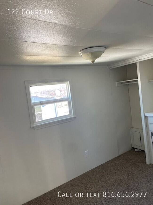 Foto del edificio - 122 Court Dr