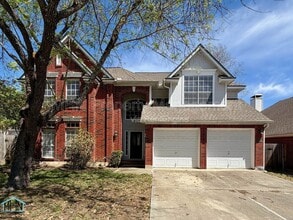 Building Photo - 1307 Adobe Run