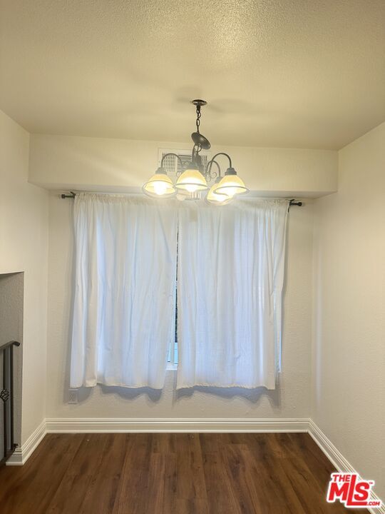 Foto del edificio - 6620 Hazeltine Ave