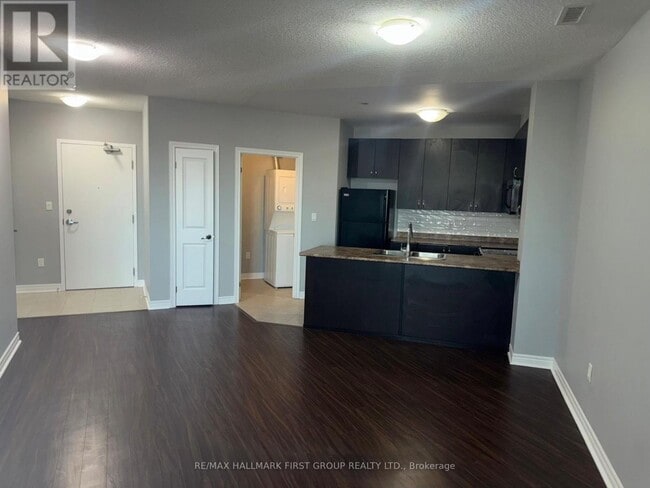 Photo du bâtiment - 7400 Markham Rd