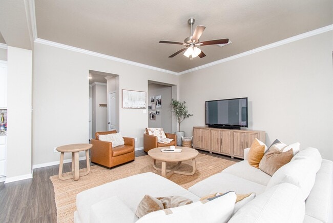 Foto del edificio - 10207 Six Shooter Ln