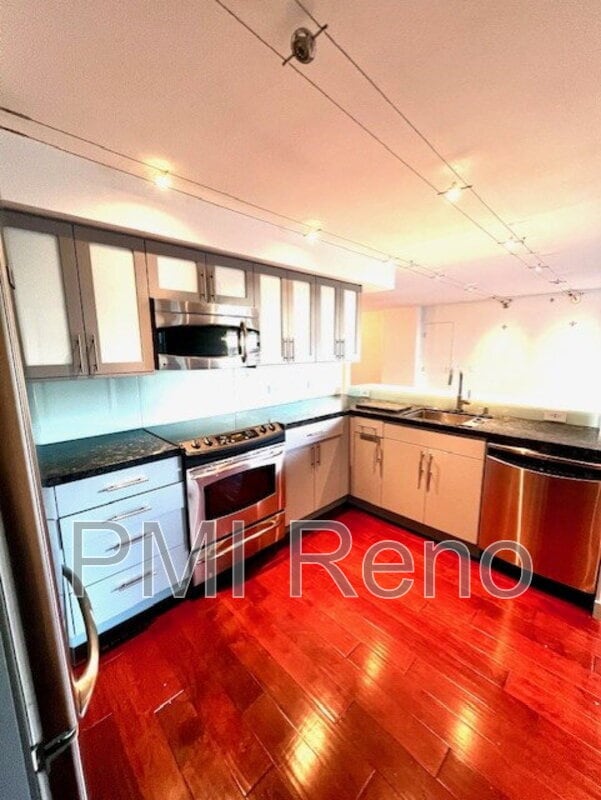 Foto del edificio - 255 N Sierra St