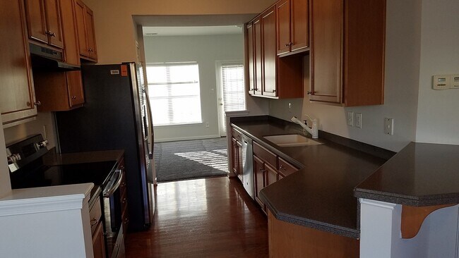 Foto del edificio - 3 bed, 2.5 Bath 1440sf End-Unit Henrico To...