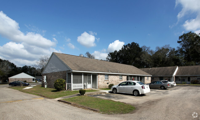 Building Photo - Magnolia Place