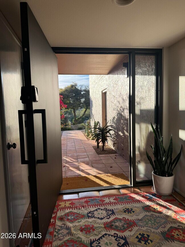 Foto del edificio - 1725 Staghorn Ln