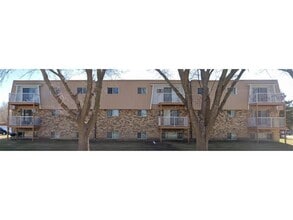 Building Photo - 901 Pearl Ave