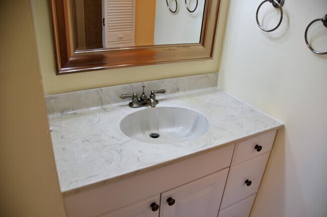 Foto del edificio - 320 Norwood Terrace