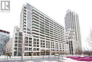 Building Photo - 35 Bastion St