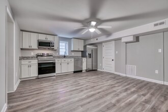 Building Photo - 6722 Brentwood Ave