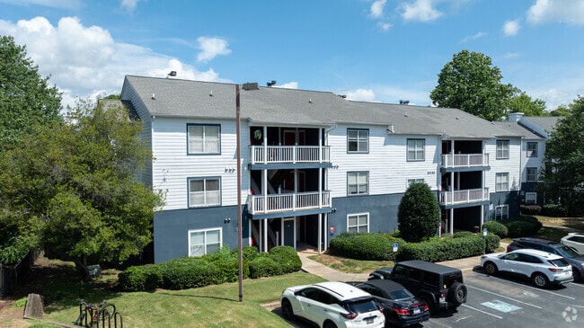 Building Photo - Sailpointe at Lake Norman