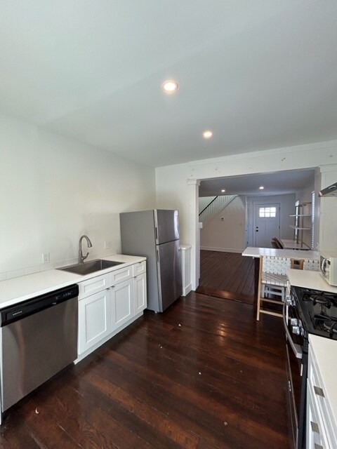 Foto del edificio - 4609 Clinton Ave