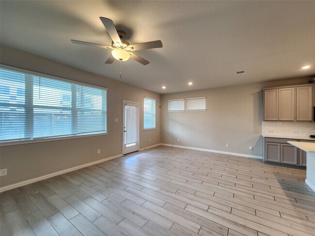Foto del edificio - 1513 Lakeline Oak Dr