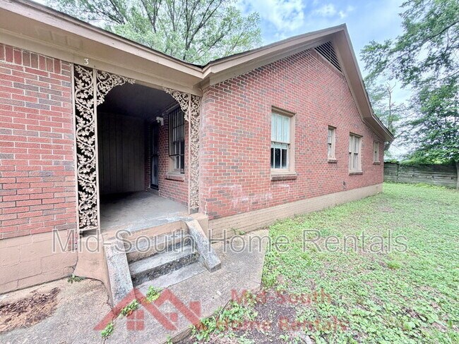 Foto del edificio - 1379 Ferguson Rd