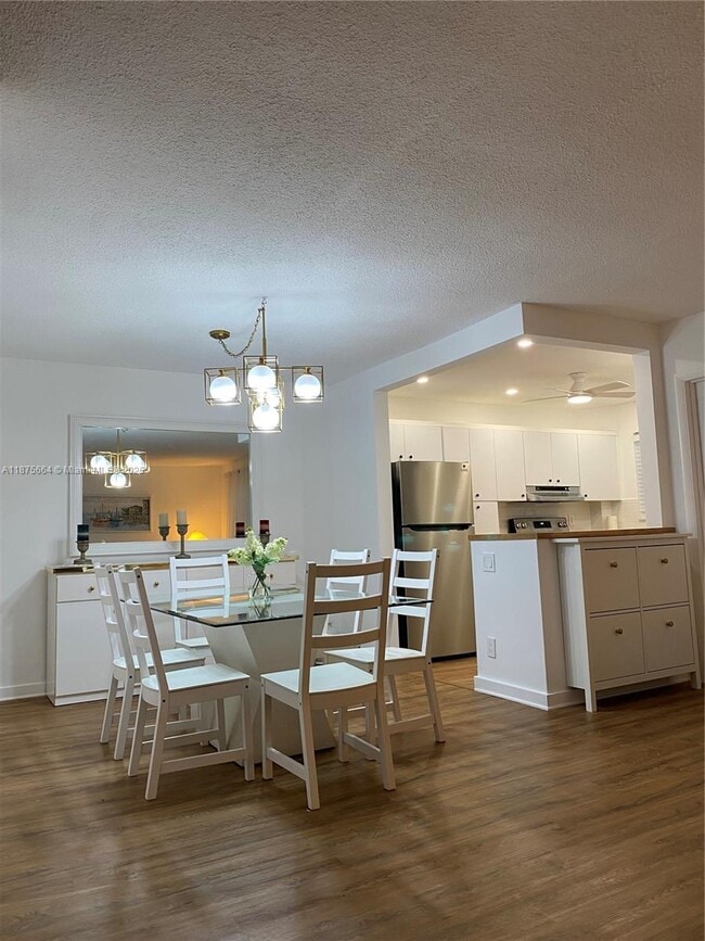 Foto del edificio - 581 Blue Heron Dr