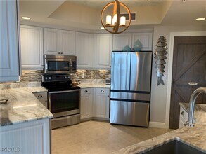 Building Photo - 2104 W First St