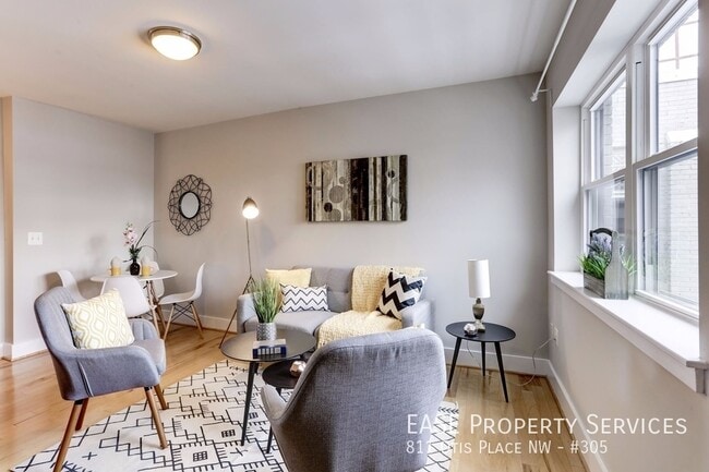 Building Photo - 811 Otis Pl NW