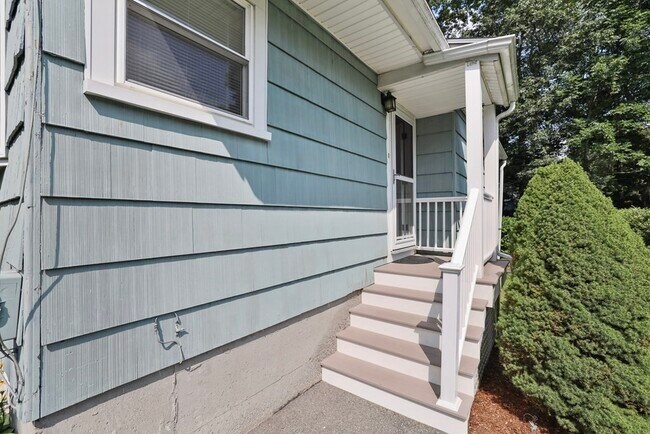 Building Photo - 89 Pleasant Cir