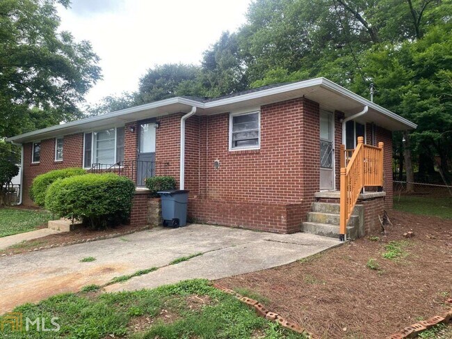 Building Photo - 2078 Olive Springs Rd SE