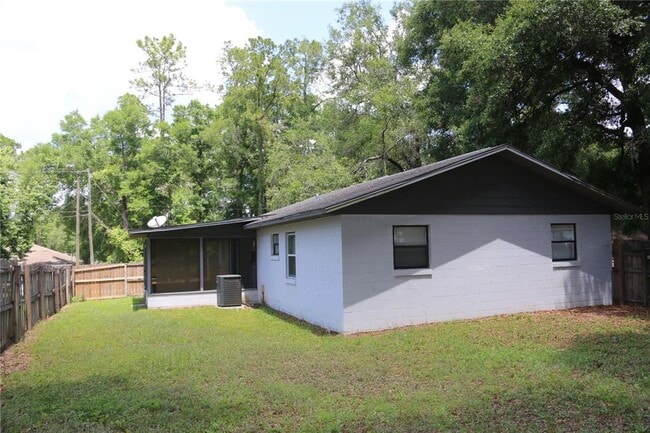 Building Photo - 5980 NW 62nd Ave
