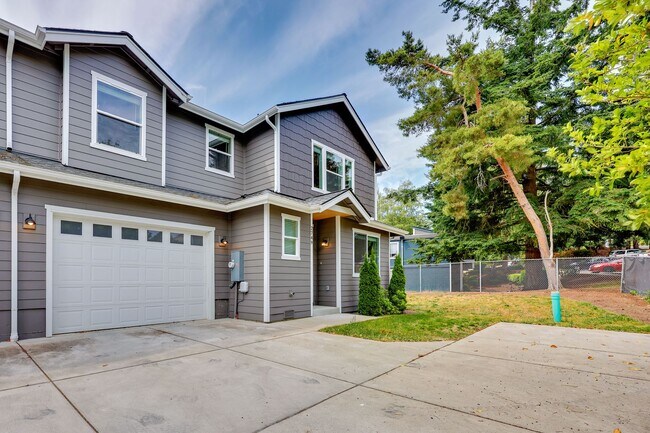 Foto del edificio - Newer Duplex Bremerton