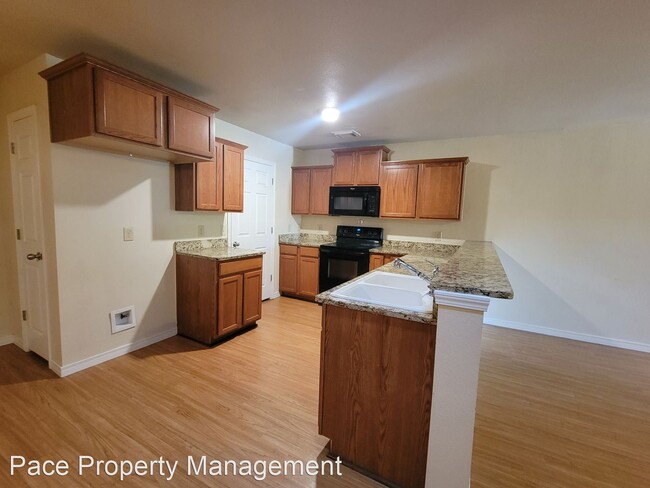 Building Photo - 4 br, 2 bath House - 2703 Steves Way