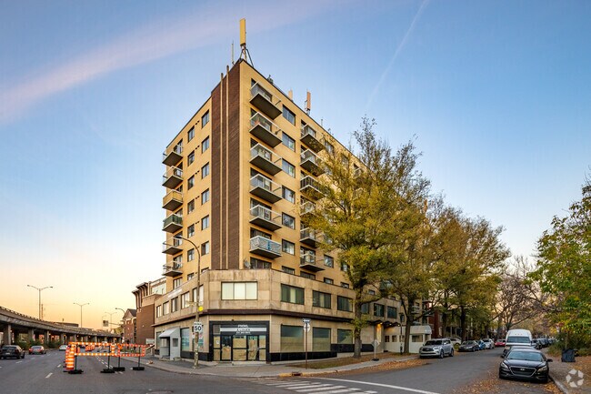 Building Photo - 8655 Rue Foucher