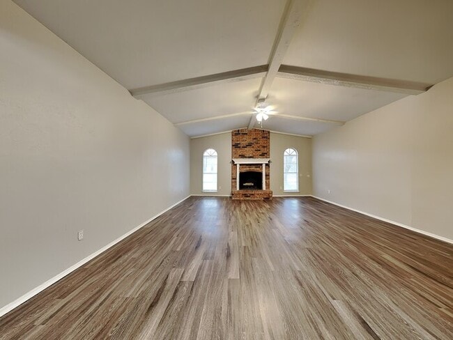 Foto del edificio - 446 Thistle Dr