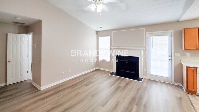 Building Photo - 172 Summit View Dr