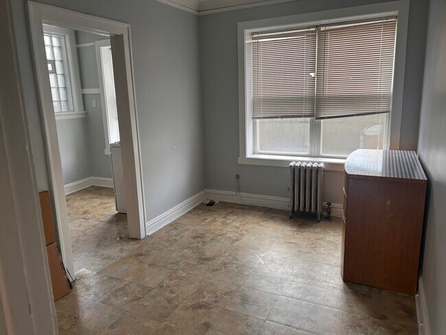 Building Photo - 5910 W 26th St