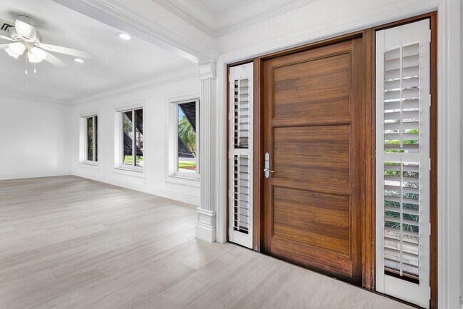 Foto del edificio - 150 SW 11th Ct