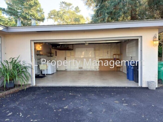 Foto del edificio - Beautiful 3-Bedroom Pebble Beach Home!