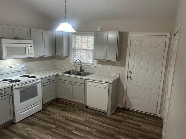 Foto del edificio - 403 Cedar Creek Dr