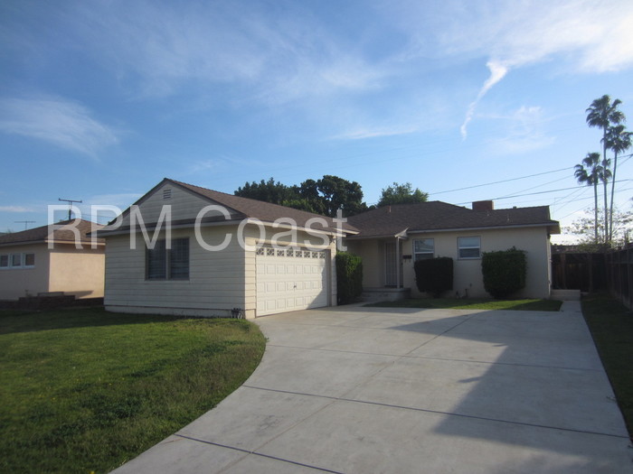 Primary Photo - 218 N Evergreen St