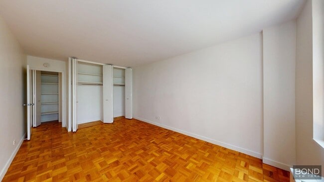 Building Photo - 333 E 49th St
