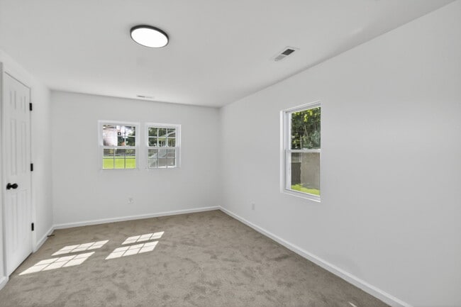 Building Photo - 13648 Track Ln