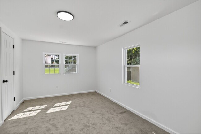 Foto del edificio - 13648 Track Ln