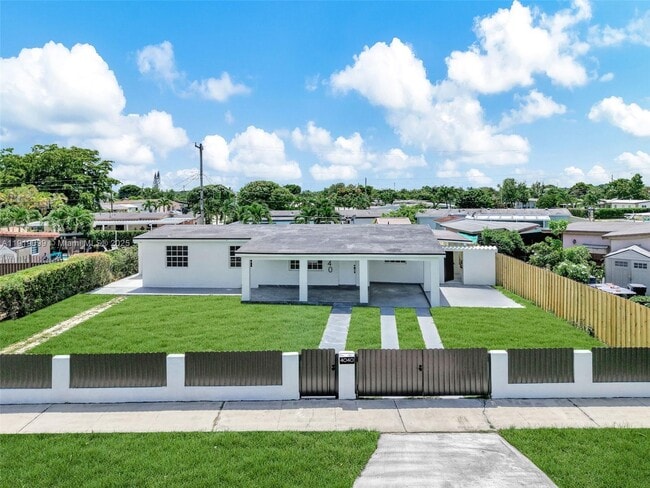 Building Photo - 4040 SW 108th Ave