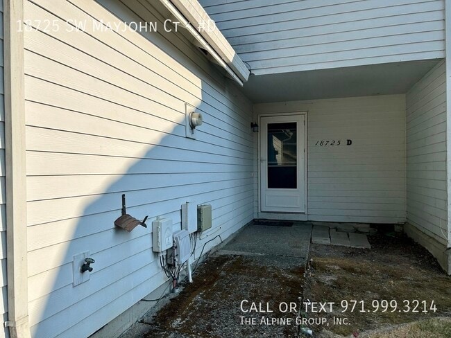 Foto del edificio - 18725 SW Mayjohn Ct