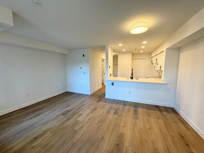 Foto del edificio - 2530 15th Ave W