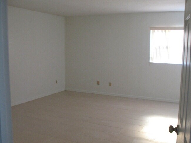 Foto del edificio - 2820 SW 165th Street Rd