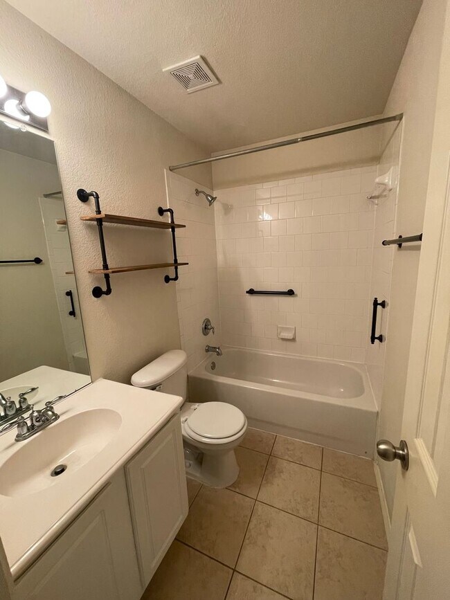 Foto del edificio - 8532 Orleans Ln