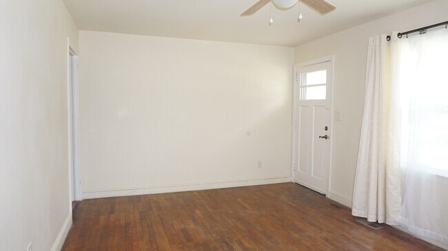 Building Photo - 5103 Catalpa Rd